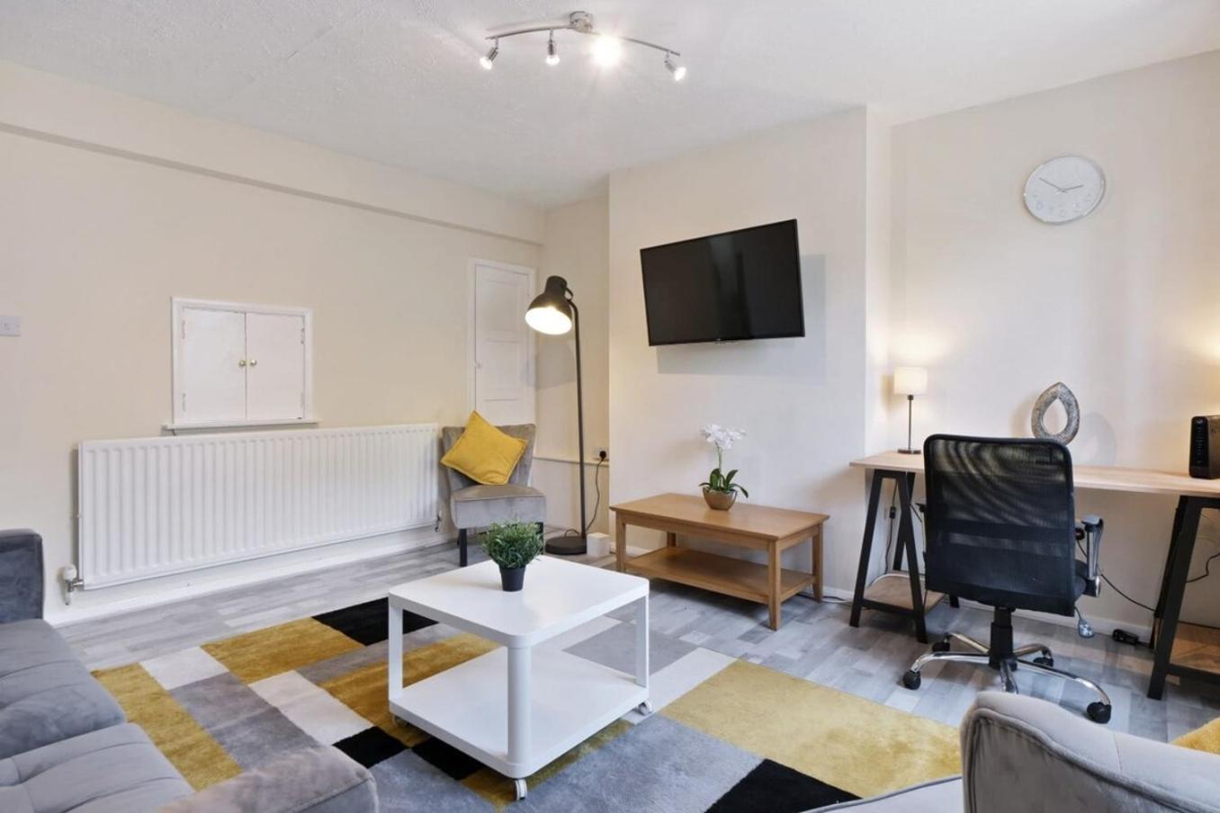The Serene 2-Bedroom Flat W Free Street Parking Сътън Екстериор снимка